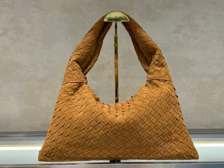 Hobo-Handtasche für Damen aus geflochtenem Wildleder mit breitem Riemen