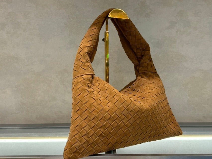 Hobo-Handtasche für Damen aus geflochtenem Wildleder mit breitem Riemen