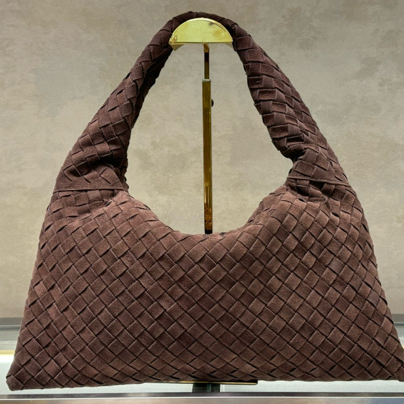 Hobo-Handtasche für Damen aus geflochtenem Wildleder mit breitem Riemen