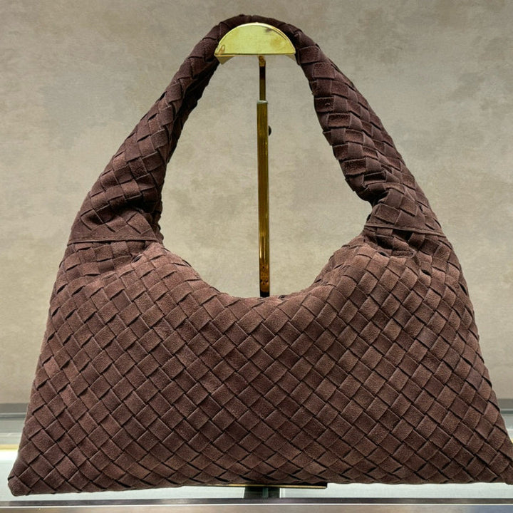 Hobo-Handtasche für Damen aus geflochtenem Wildleder mit breitem Riemen