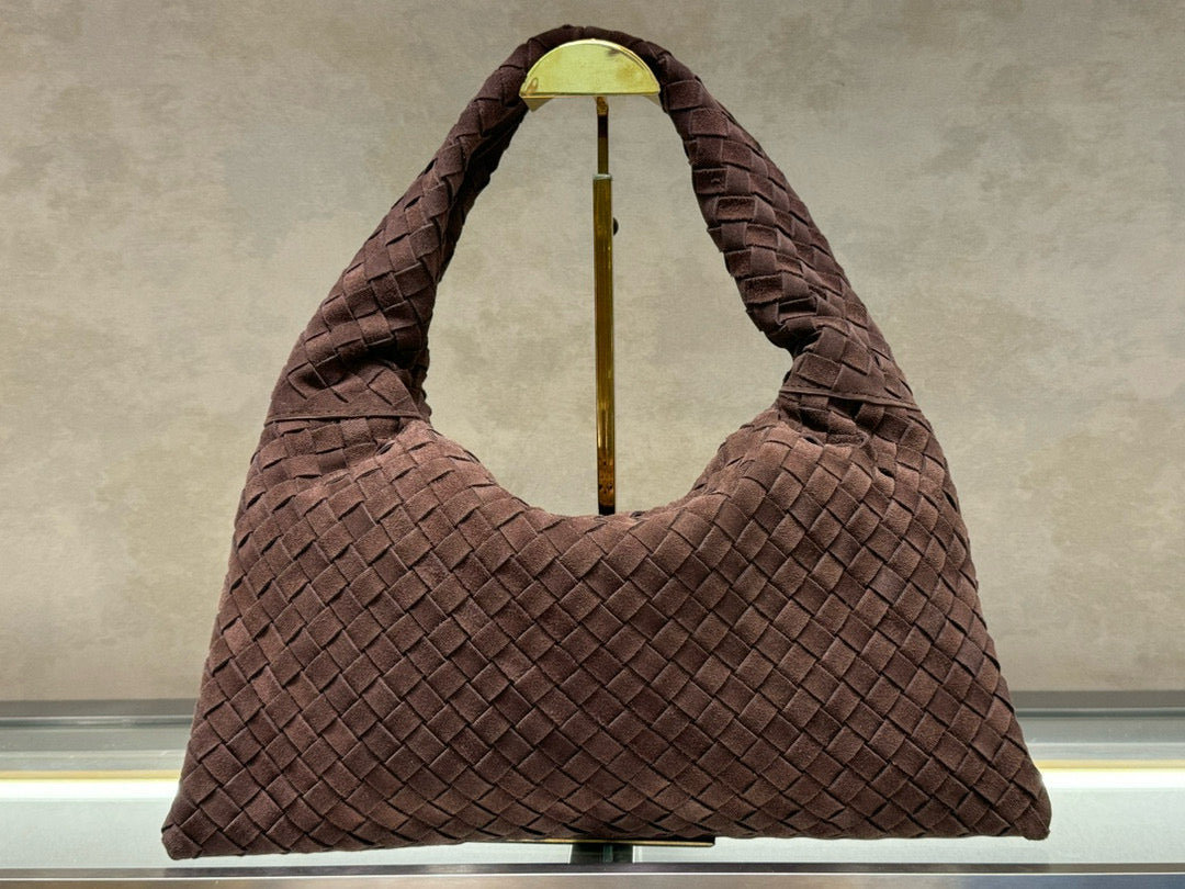 Hobo-Handtasche für Damen aus geflochtenem Wildleder mit breitem Riemen