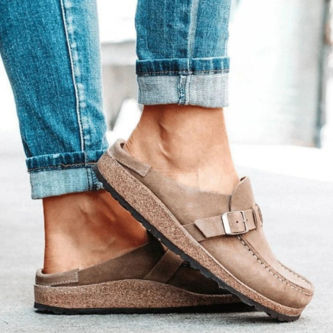 Sandales Honorine pour femme à mousse mémoire de forme, absorption des chocs et soutien personnalisé pour vos pieds.