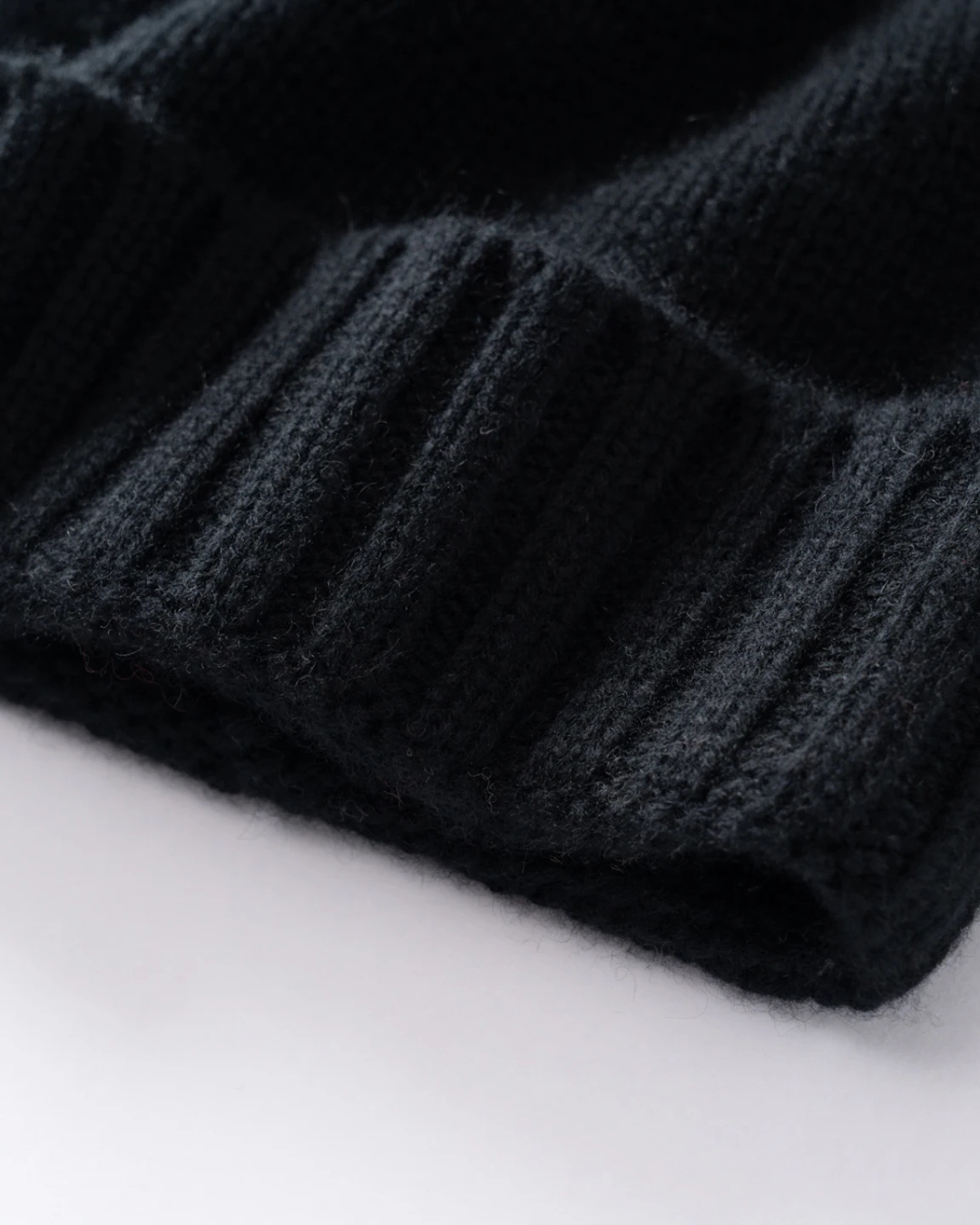 Berretto da donna in cashmere con risvolto a coste