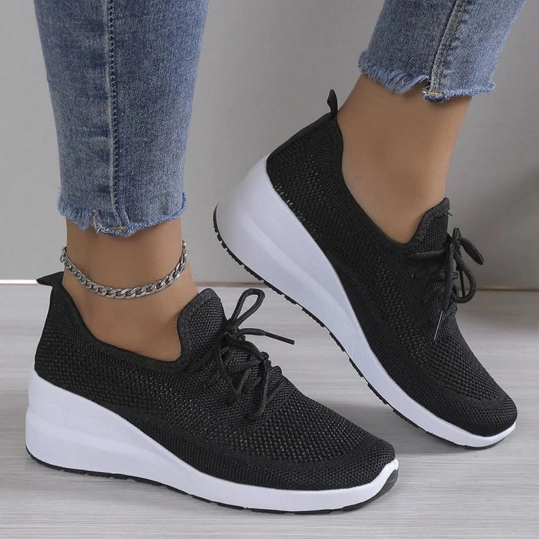Chaussures Bérénice pour femme slip-on orthopédiques, légères et respirantes pour un enfilage rapide au quotidien.