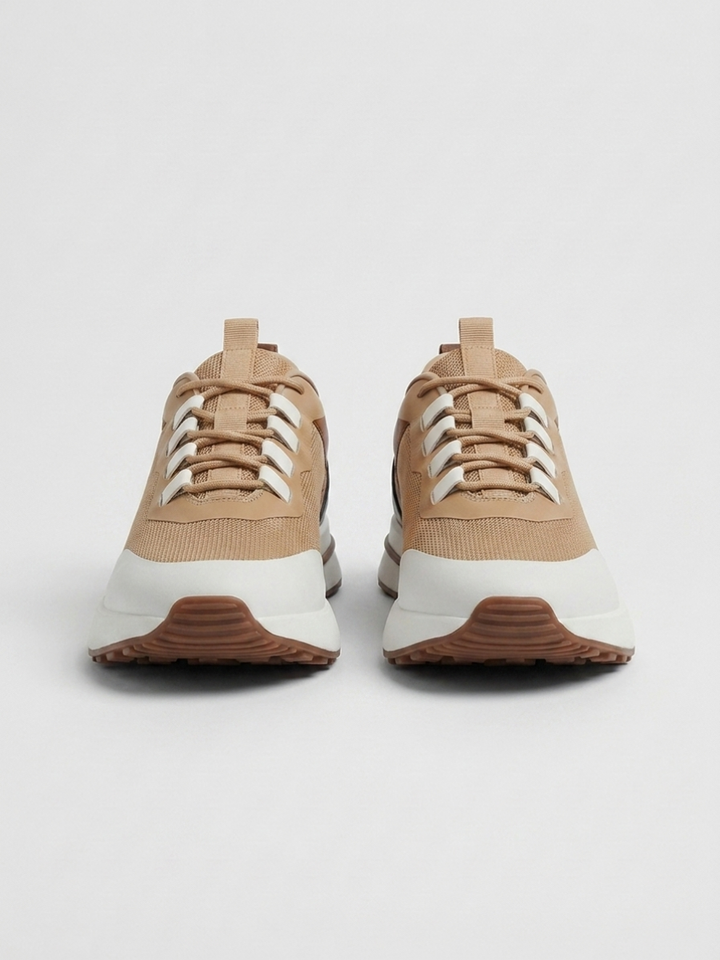 Baskets Homme Cognac Fused Mesh Basses de Marche avec Semelle Blanche