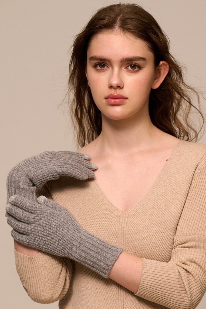 Guanti da donna in misto cashmere – maglia a coste con polsino lungo