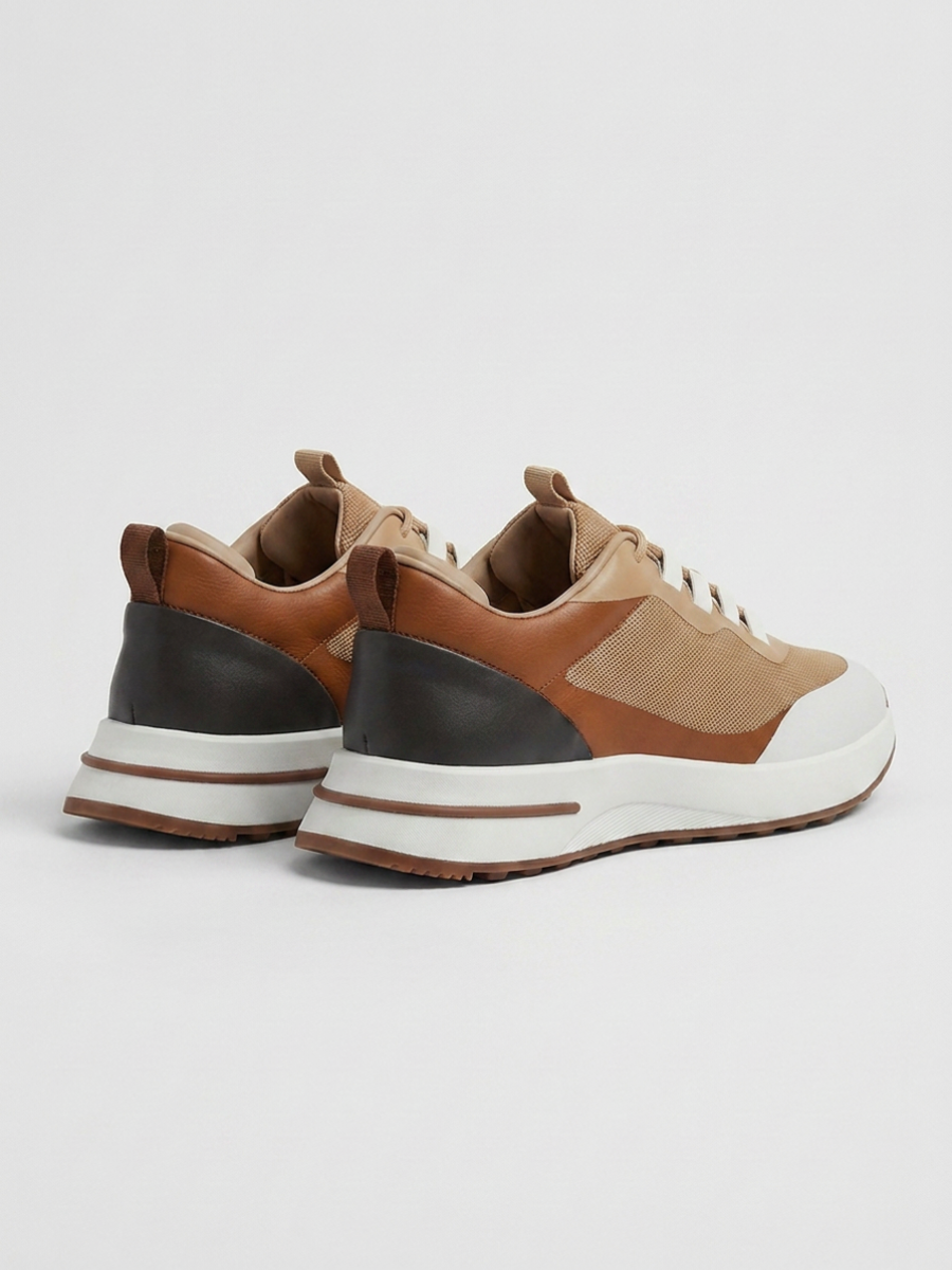 Baskets Homme Cognac Fused Mesh Basses de Marche avec Semelle Blanche