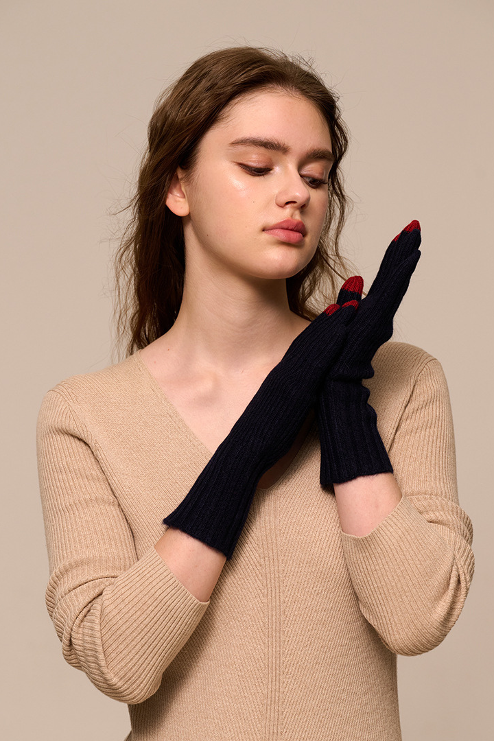 Guanti da donna in misto cashmere – maglia a coste con polsino lungo