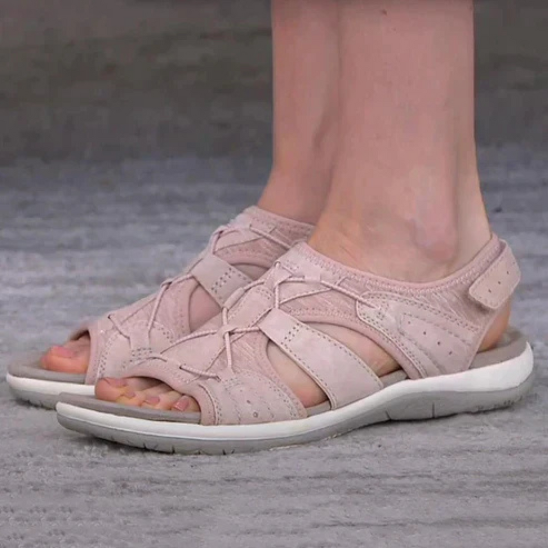 Sandales Élodie pour femme à bout ouvert et semelle flexible, design aéré idéal pour les journées d'été et promenades estivales.