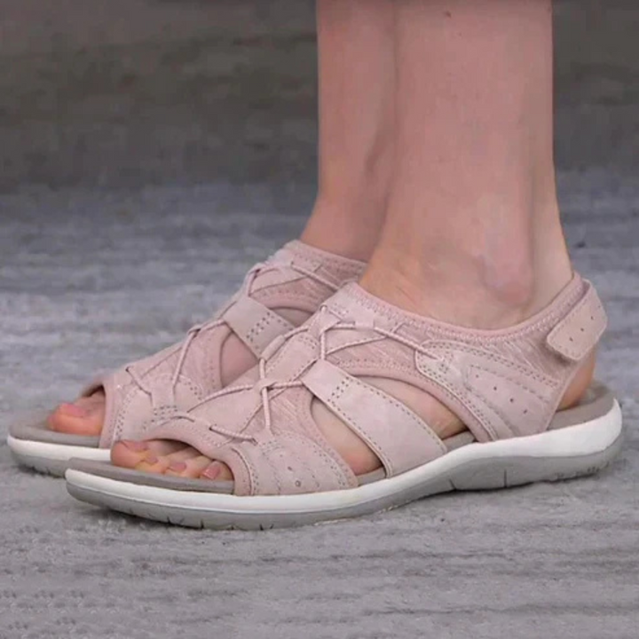 Sandales Élodie pour femme à bout ouvert et semelle flexible, design aéré idéal pour les journées d'été et promenades estivales.