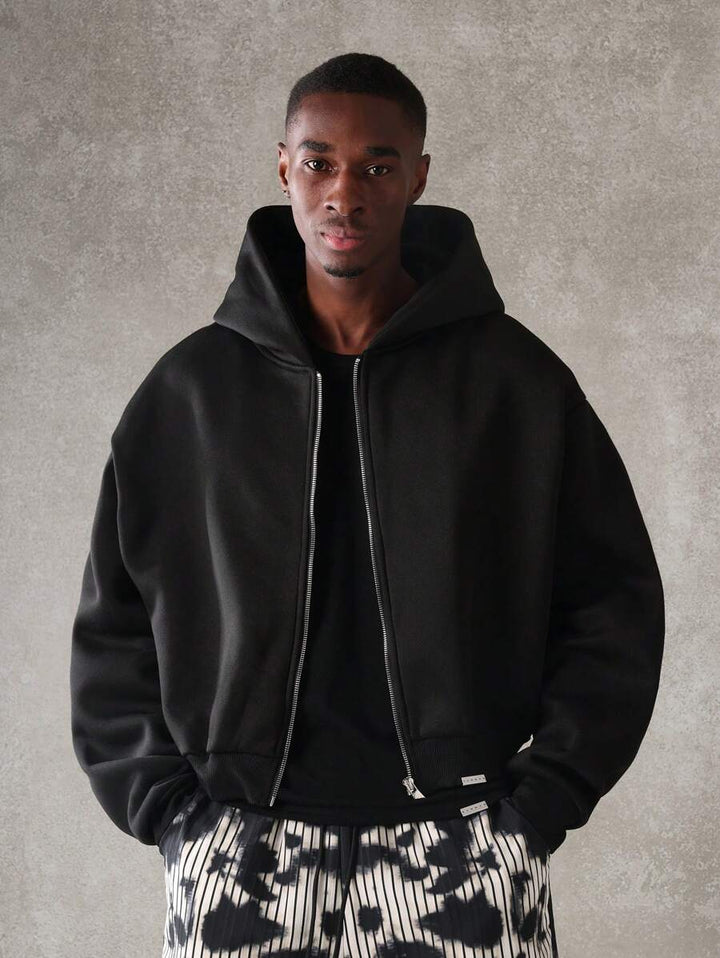 Kurzer Herren-Kapuzenpullover mit Reißverschluss, Kordelzug und Vordertaschen