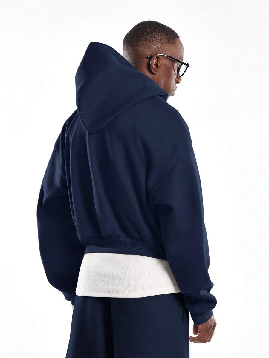 Kurzer Herren-Hoodie zum Überziehen mit langen Ärmeln und Rippbündchen