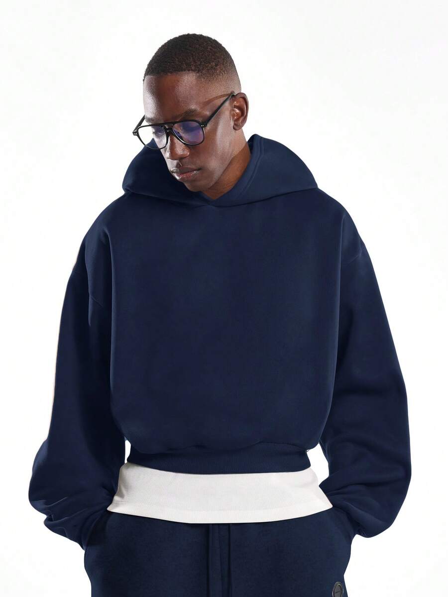Kurzer Herren-Hoodie zum Überziehen mit langen Ärmeln und Rippbündchen
