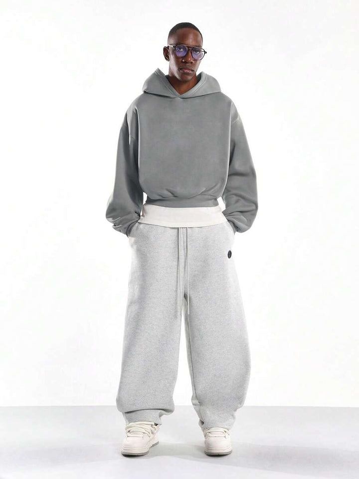 Kurzer Herren-Hoodie zum Überziehen mit langen Ärmeln und Rippbündchen