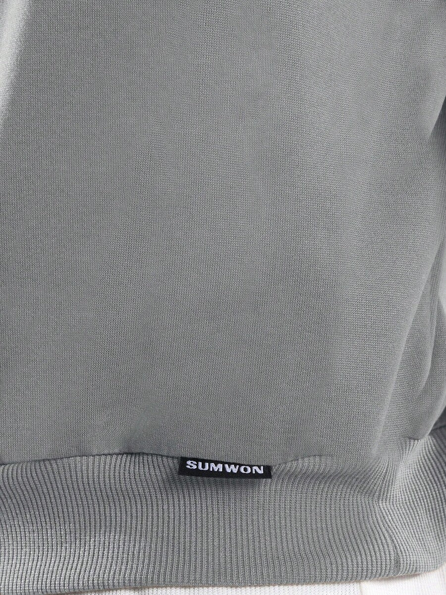 Kurzer Herren-Hoodie zum Überziehen mit langen Ärmeln und Rippbündchen