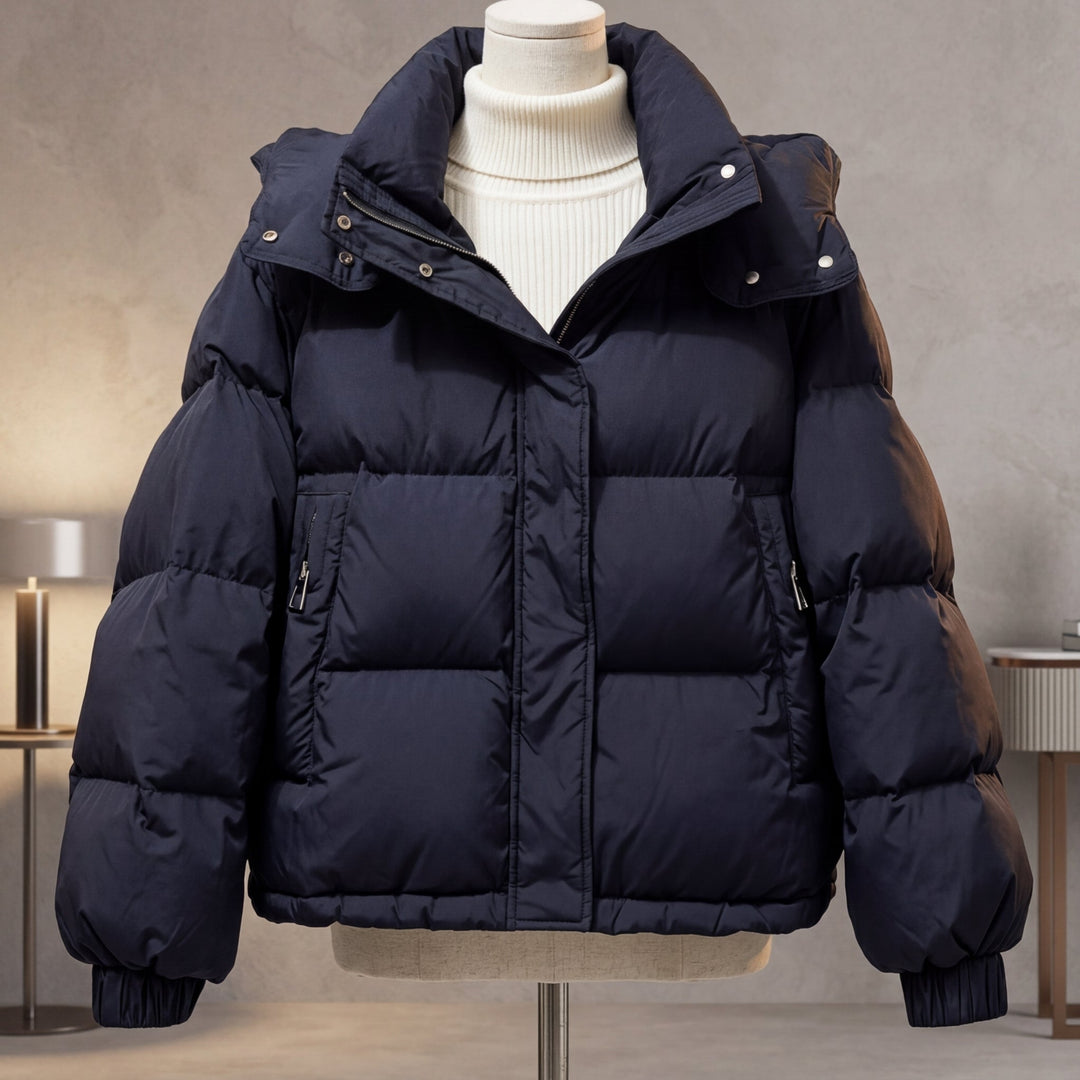 Piumino corto oversize da donna con collo alto e chiusura con cerniera