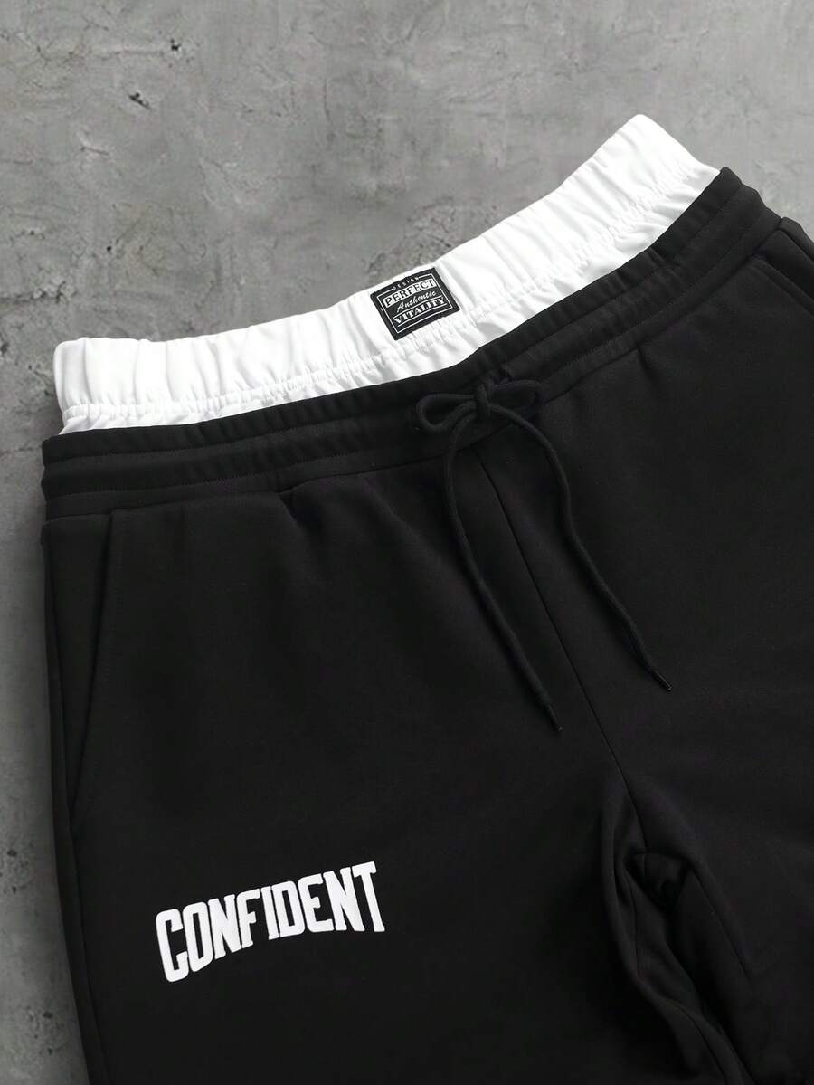 Herren-Trainingsanzug mit Rundhalsausschnitt, Gothic-Print und weiter Hose