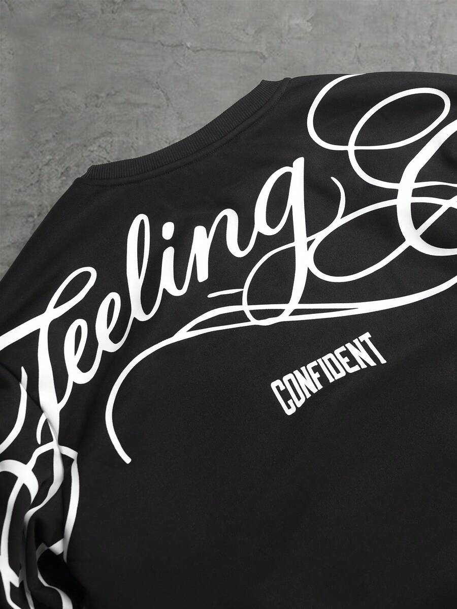 Herren-Trainingsanzug mit Rundhalsausschnitt, Gothic-Print und weiter Hose