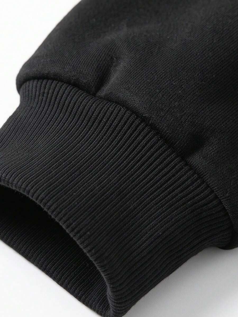 Men’s zip-up hoodie with drawstring and front pockets