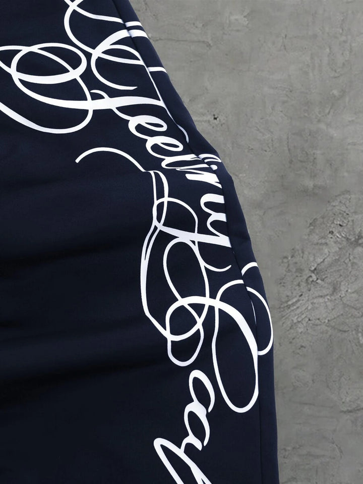 Herren-Trainingsanzug mit Rundhalsausschnitt, Gothic-Print und weiter Hose
