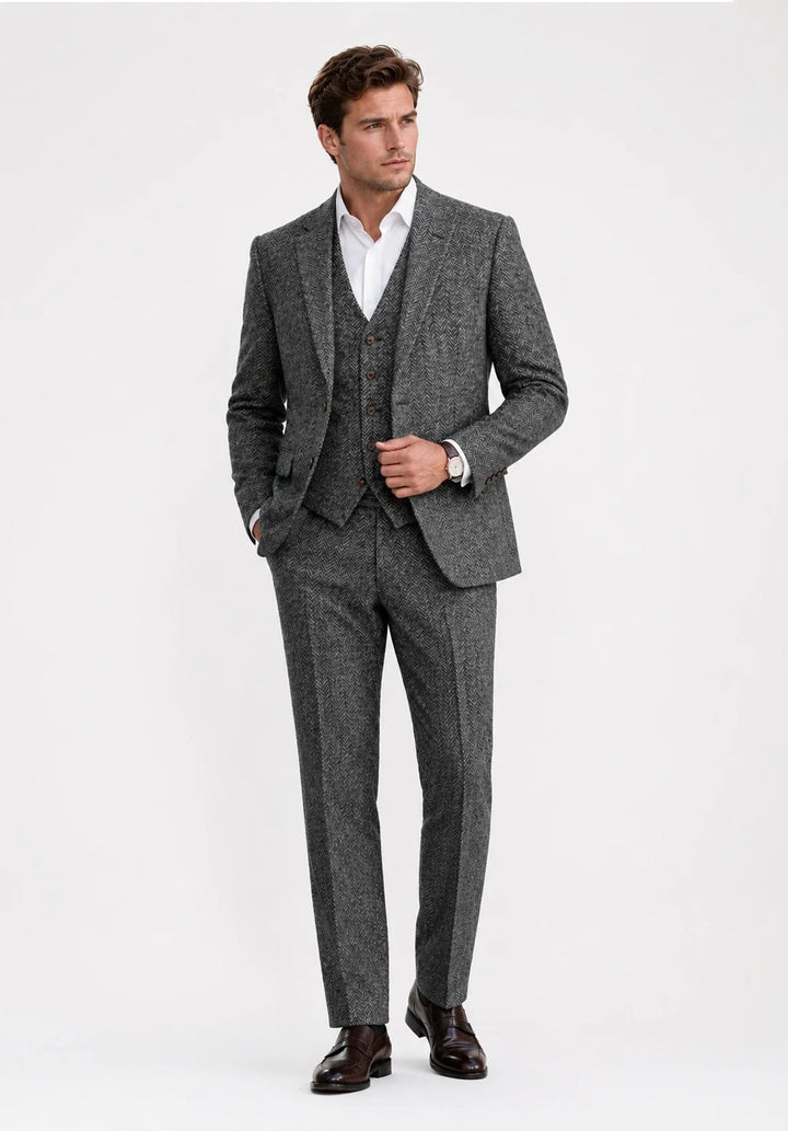 Completo uomo tre pezzi slim fit a spina di pesce con gilet abbottonato