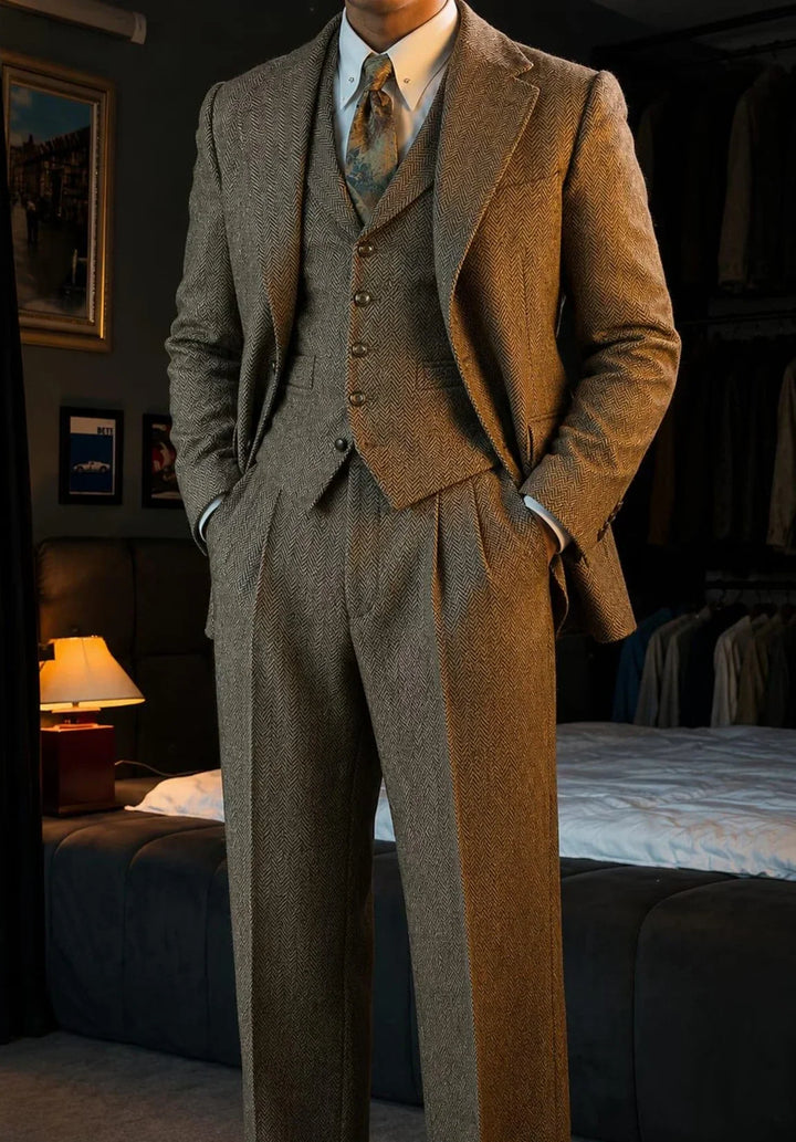 Costume Trois Pièces Homme Coupe Moderne en Chevrons avec Gilet Assorti