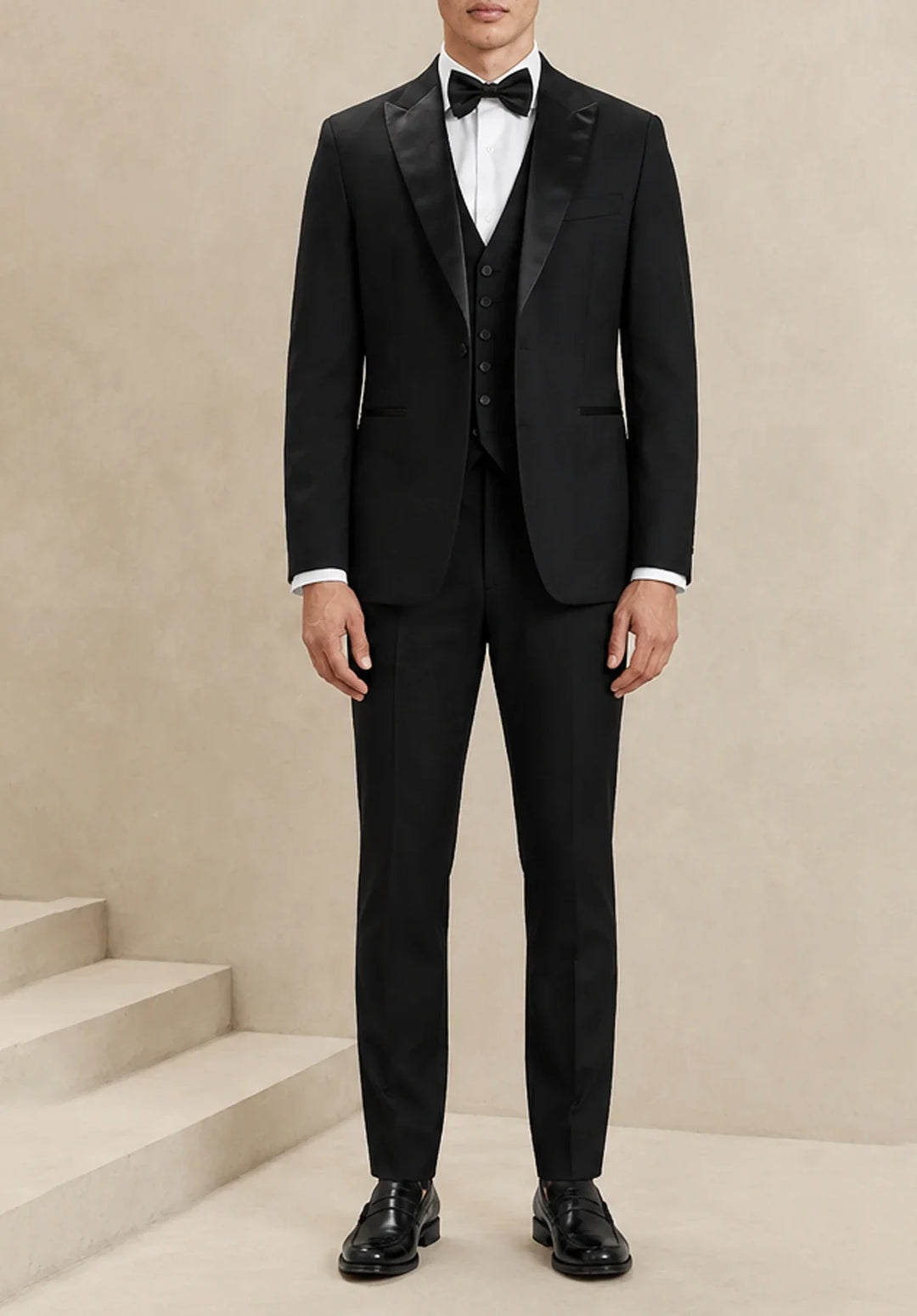 Costume Trois Pièces Homme Coupe Regular avec Col Peak en Satin et Gilet Boutonné