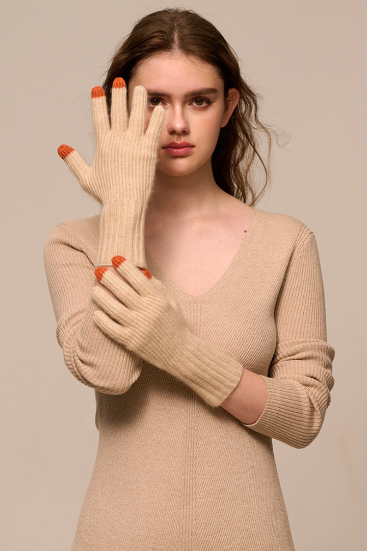Guanti da donna in misto cashmere – maglia a coste con polsino lungo
