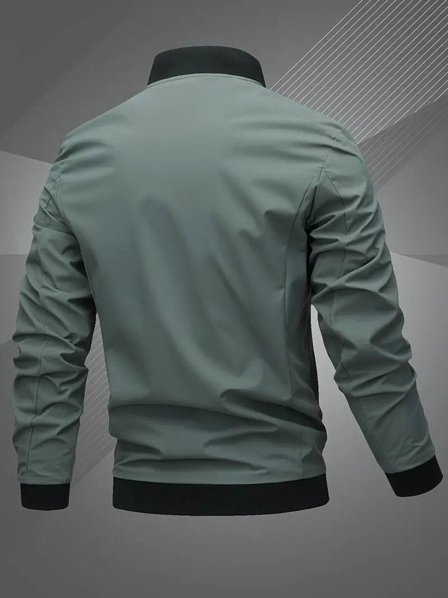 Sportliche leichte Bomberjacke für Herren mit Reißverschluss und Taschen