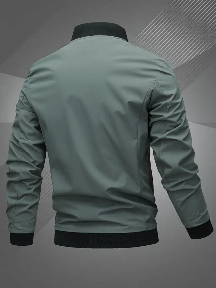 Sportliche leichte Bomberjacke für Herren mit Reißverschluss und Taschen