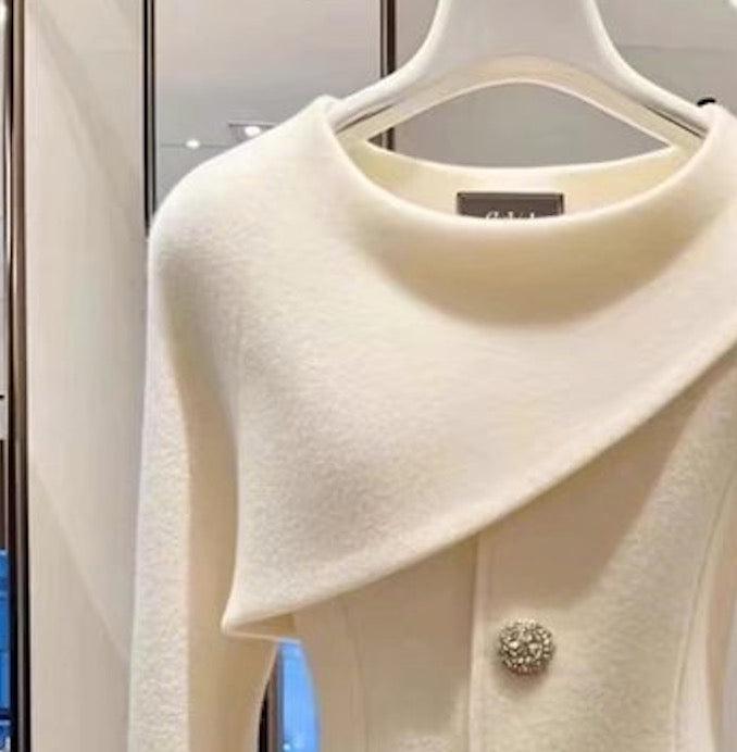 Asymmetrische damesblazer - lang, getailleerd model met knopen