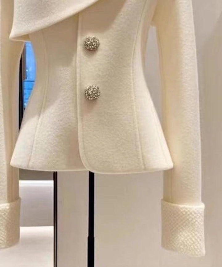 Asymmetrische damesblazer - lang, getailleerd model met knopen
