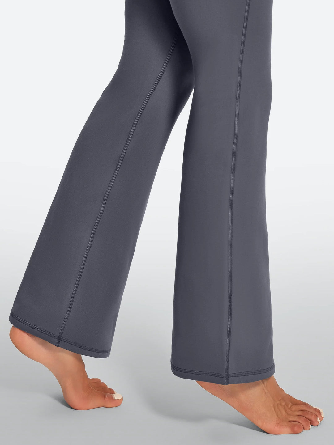 Women's Fleece-Lined Flared Yoga Pants with Pockets