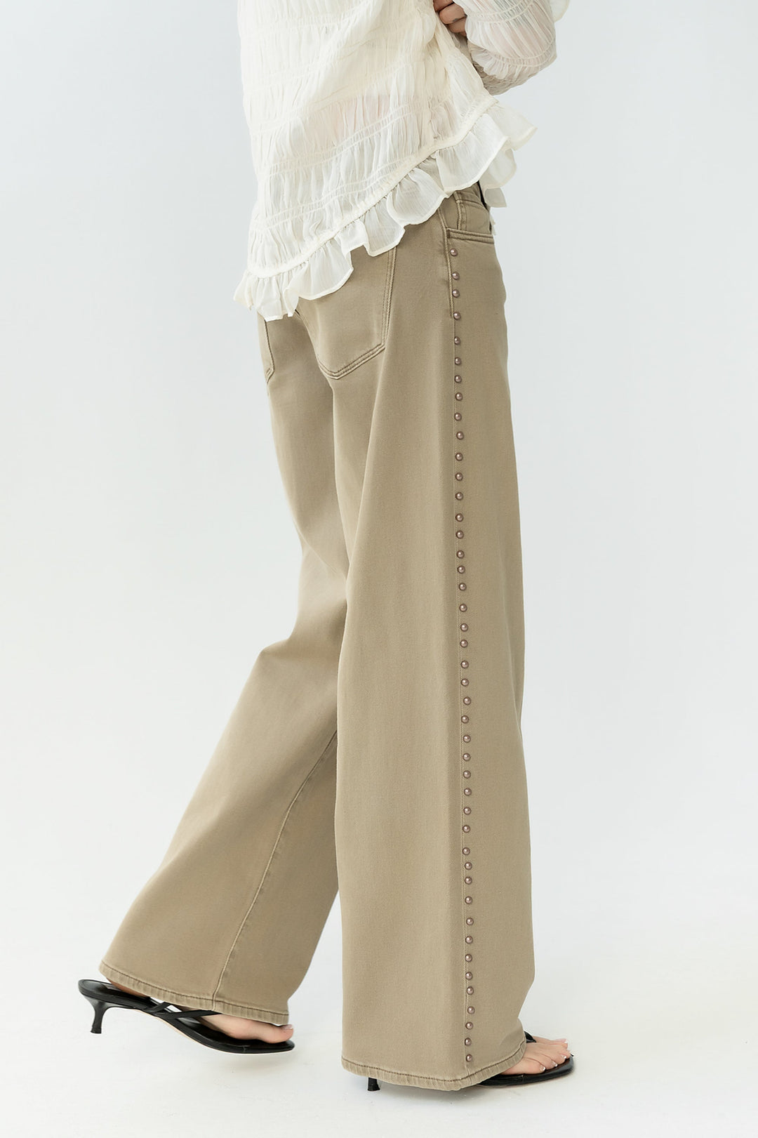 Jean Droit Clouté Femme – Taille Haute en Coton Mélangé