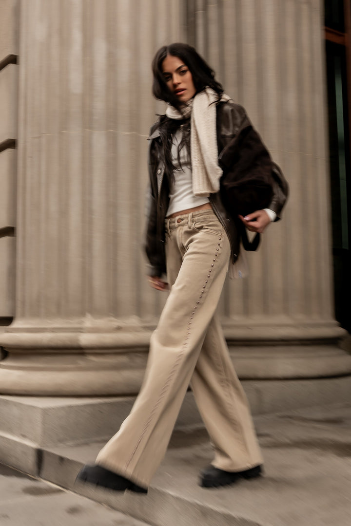 Jean Droit Clouté Femme – Taille Haute en Coton Mélangé