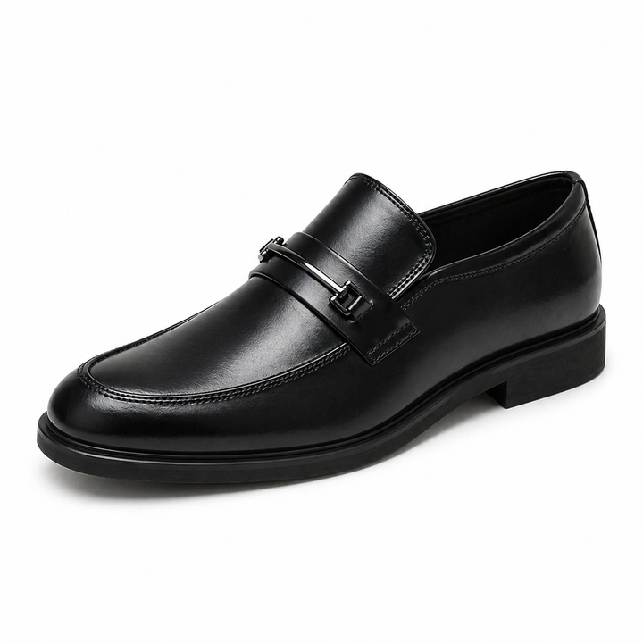 Herren-Loafer aus Leder mit Metallschnalle und abgerundeter Spitze