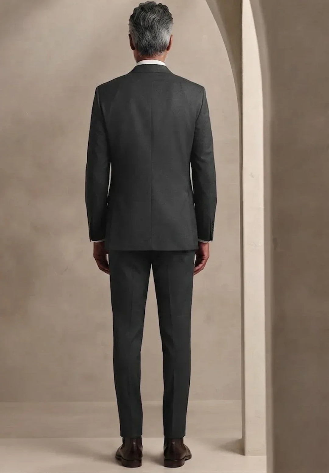 Klassischer Business-Zweiteiler für Herren mit Reverskragen und Hose mit niedrigem Bund