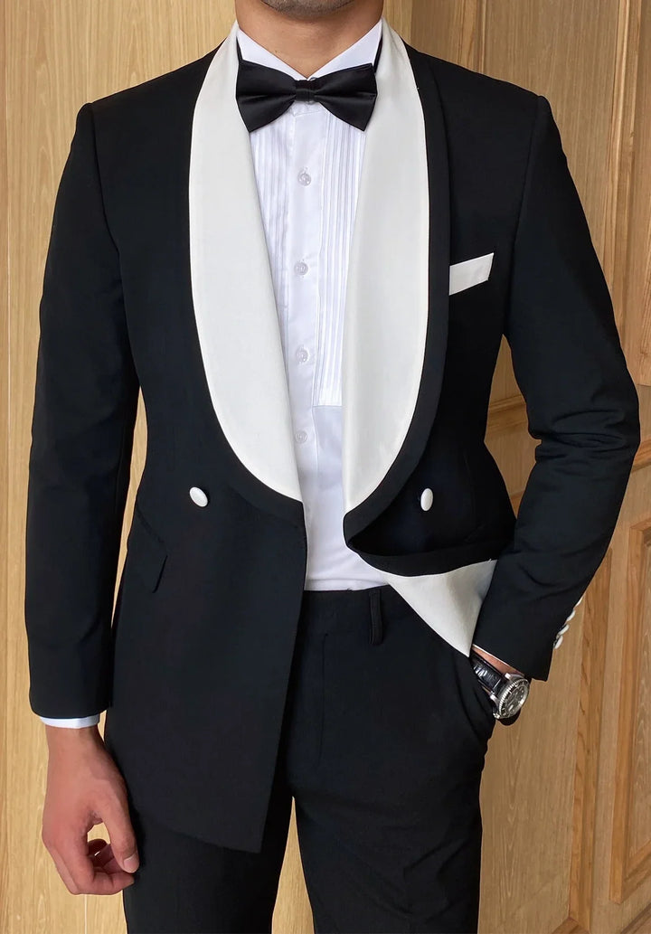 Completo da uomo a due pezzi dal taglio slim con rever a scialle a contrasto e due bottoni