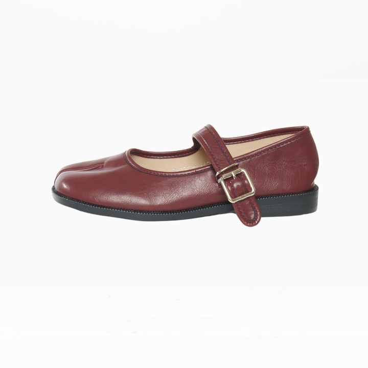 Women's Faux Leather Tabi Mary Jane Flats with Buckle Strap and Split Toe
