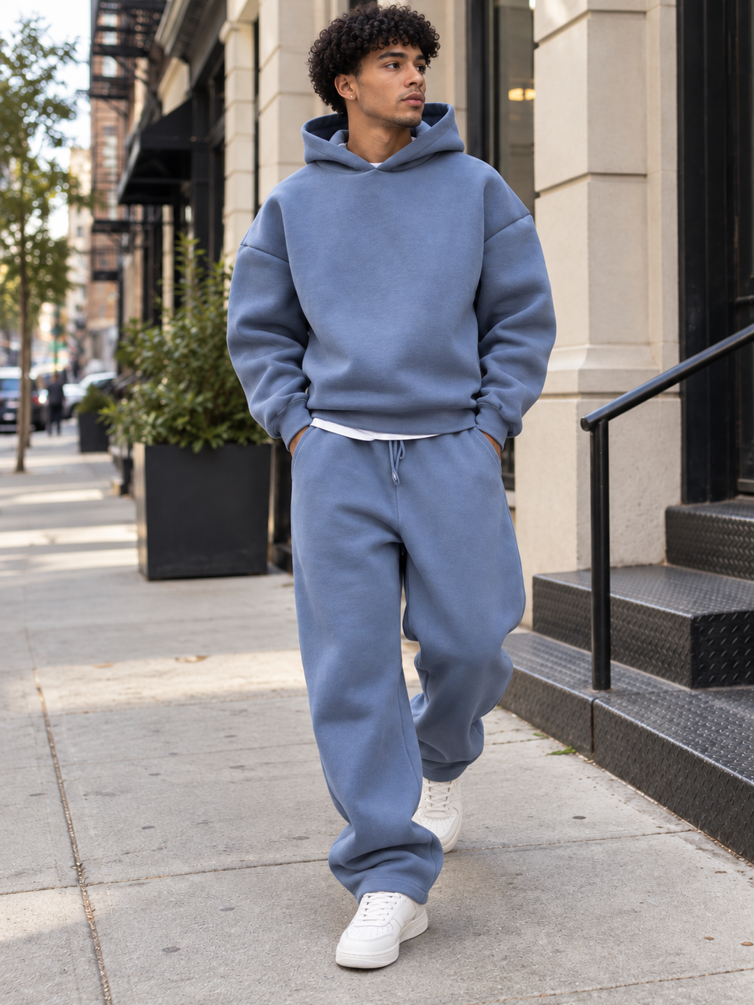 Oversized herenset met capuchon en joggingbroek met trekkoord