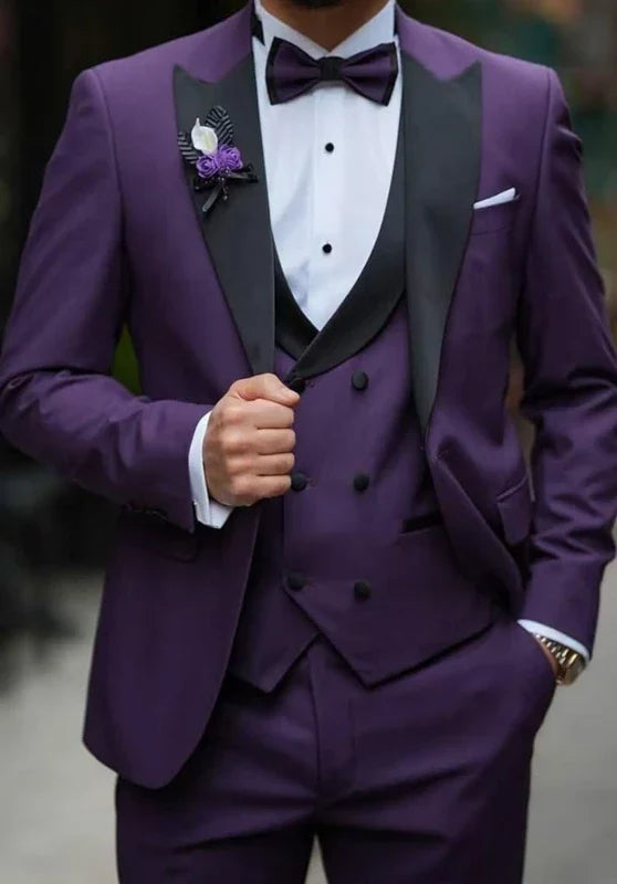 Costume Trois Pièces Homme Coupe Slim avec Col Peak Contrastant et Gilet Croisé