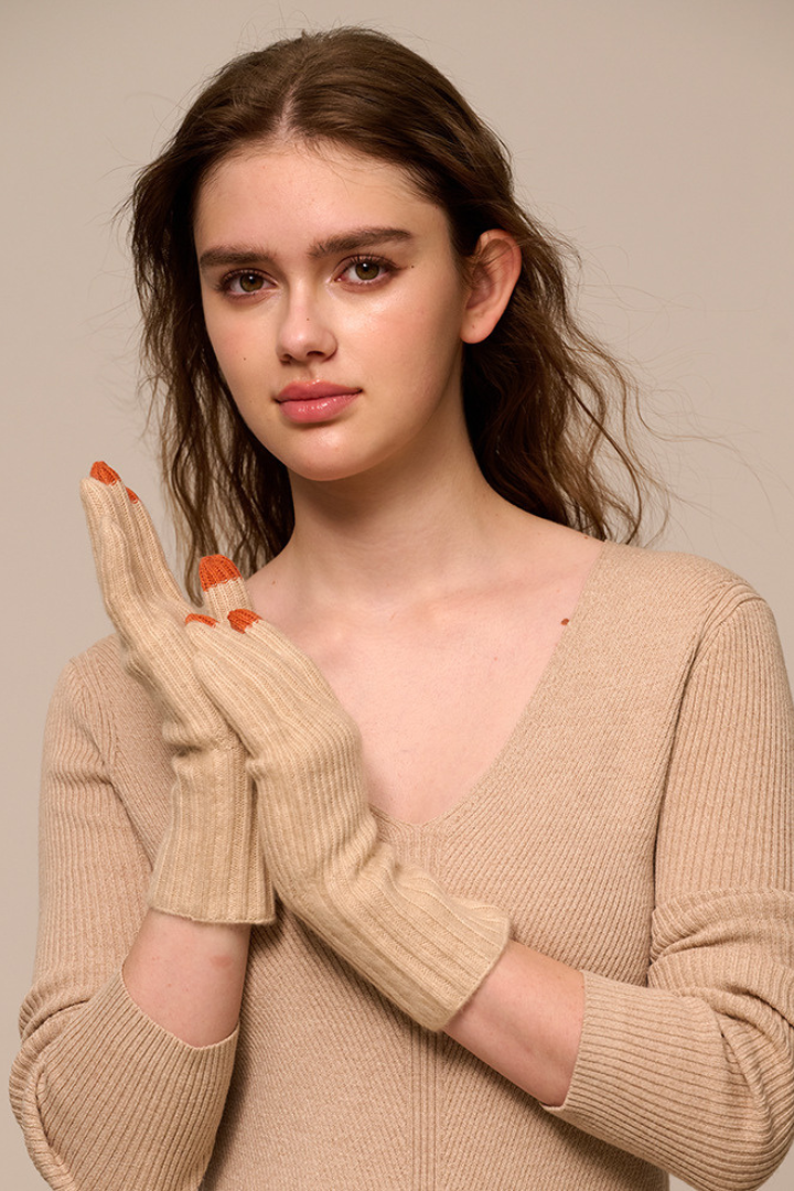 Guanti da donna in misto cashmere – maglia a coste con polsino lungo
