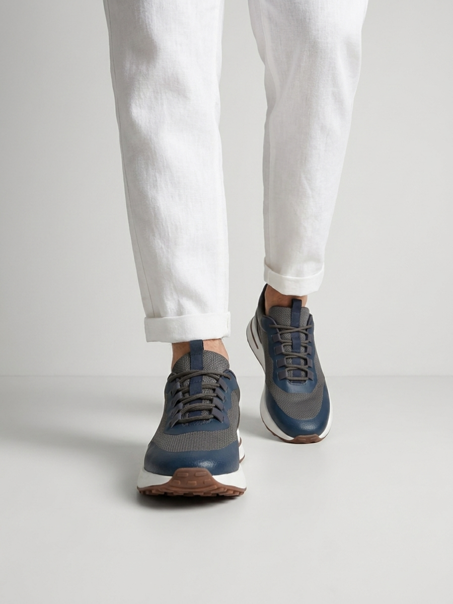 Baskets Homme Bleu Marine Fused Mesh Basses de Marche avec Semelle Blanche