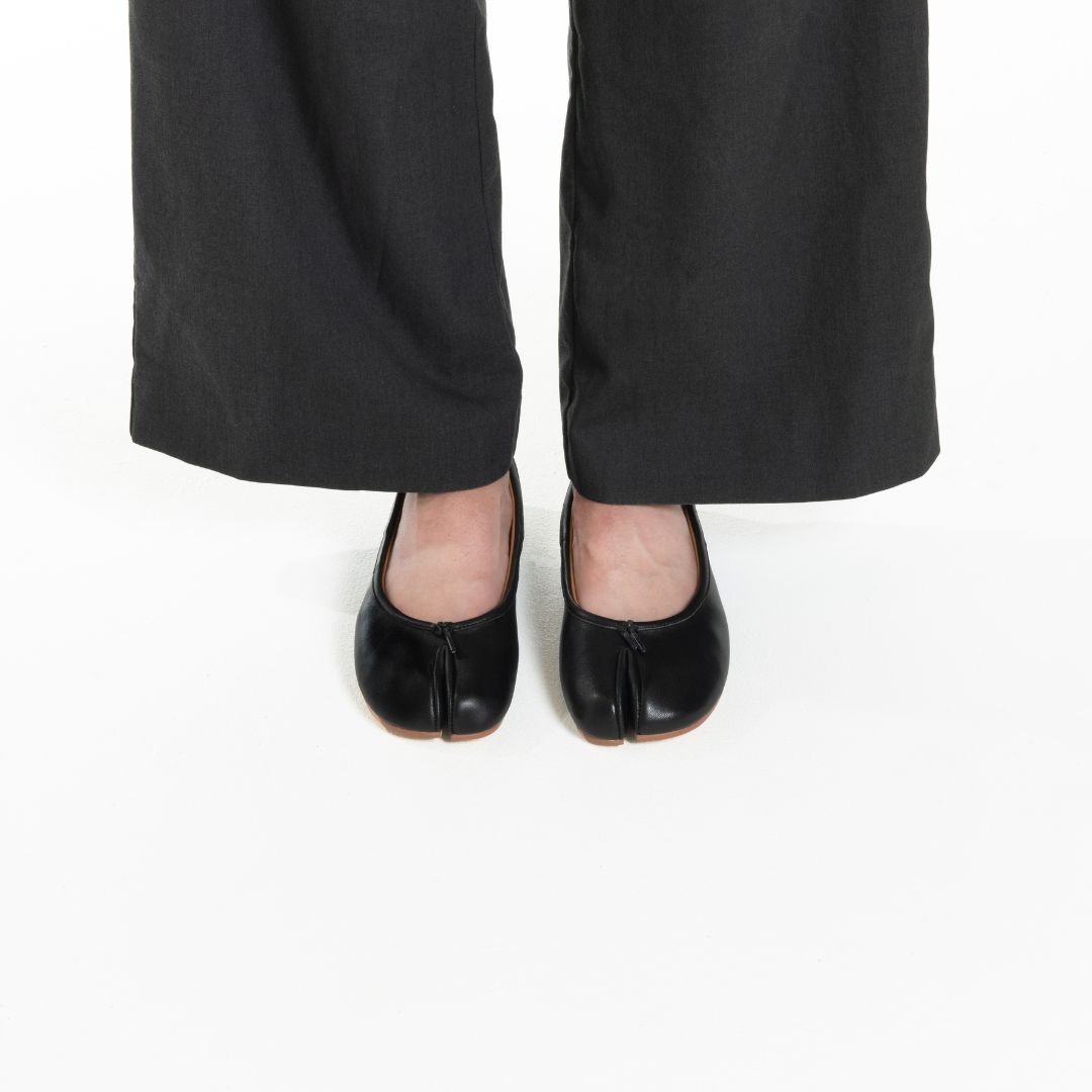 Women's Leather Tabi Flats with Split Toe and Flat Heel