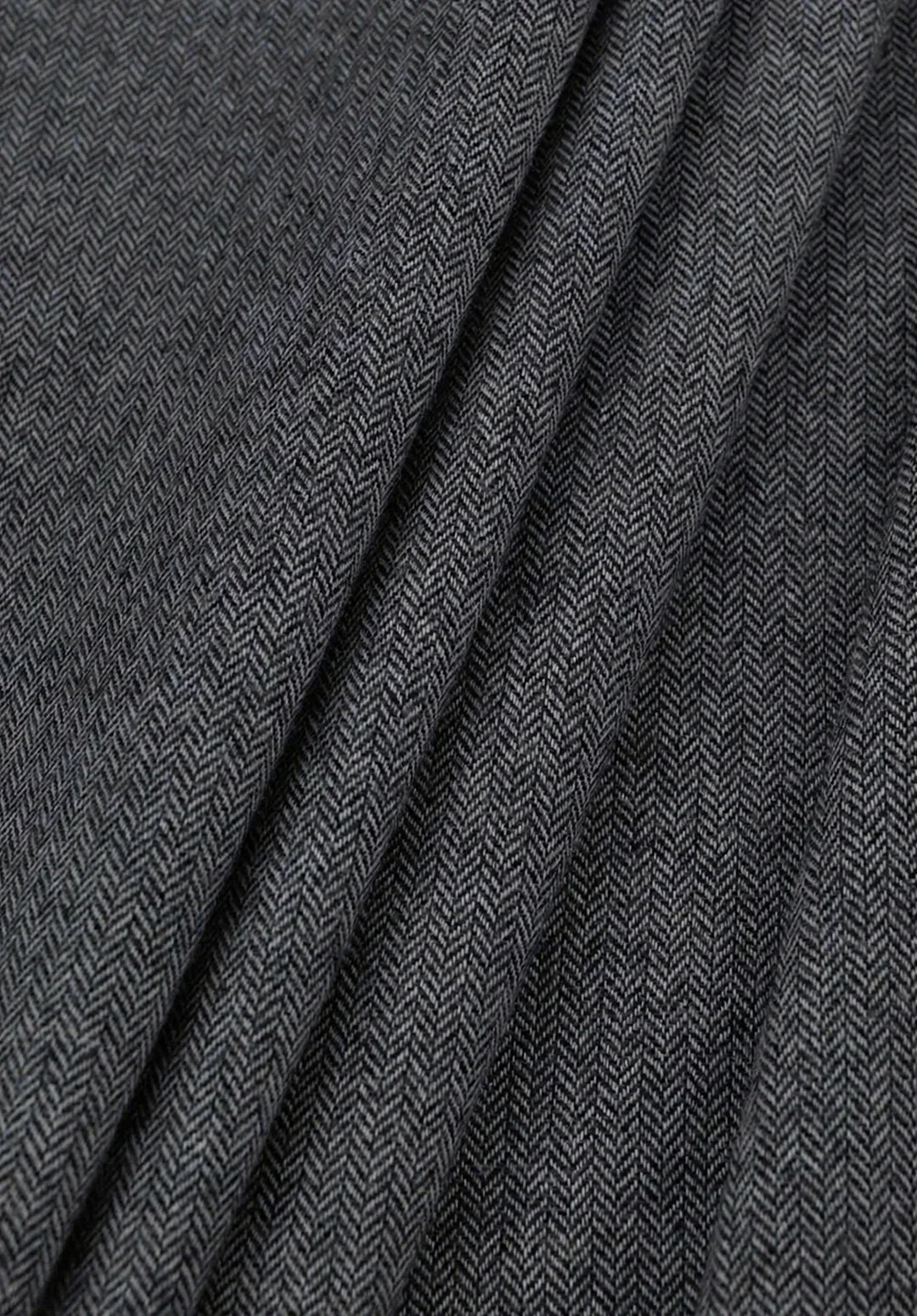 Completo uomo tre pezzi slim fit a spina di pesce con gilet abbottonato