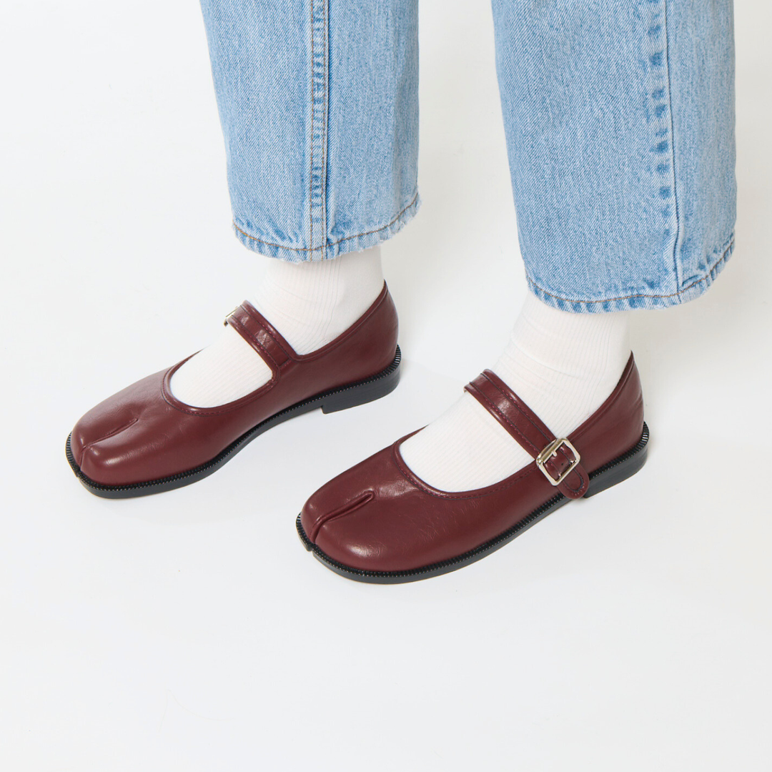 Women's Faux Leather Tabi Mary Jane Flats with Buckle Strap and Split Toe