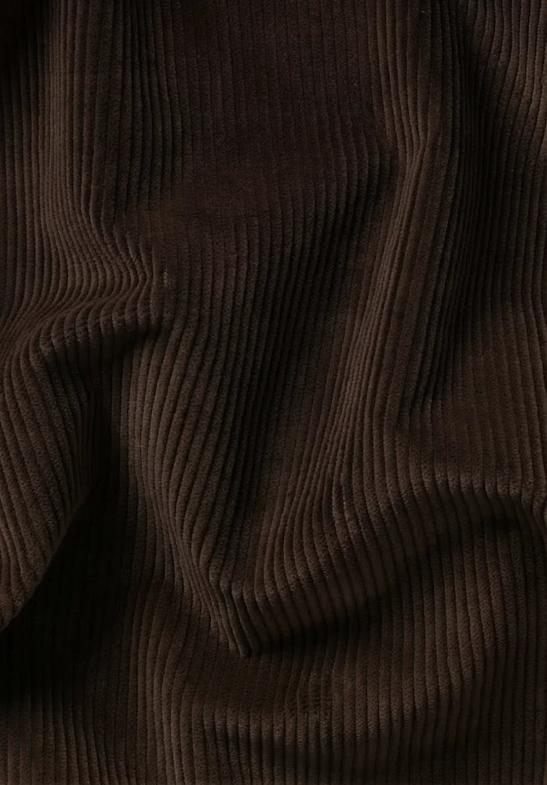 Slim fit-jakkesæt i to dele til mænd i fløjl med hakket revers og påsatte lommer