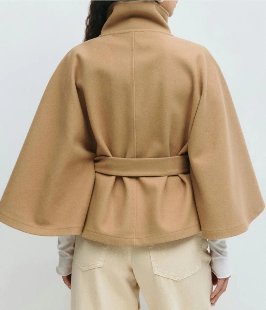 Manteau Cape Femme à Col Montant et Ceinture