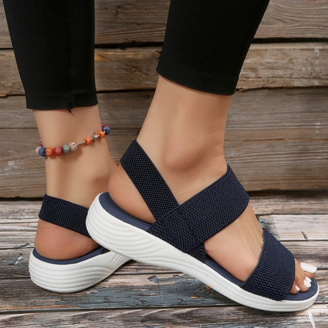 Sandales Madeleine pour femme à soutien orthopédique, semelle ergonomique pensée pour soulager la fatigue au quotidien.
