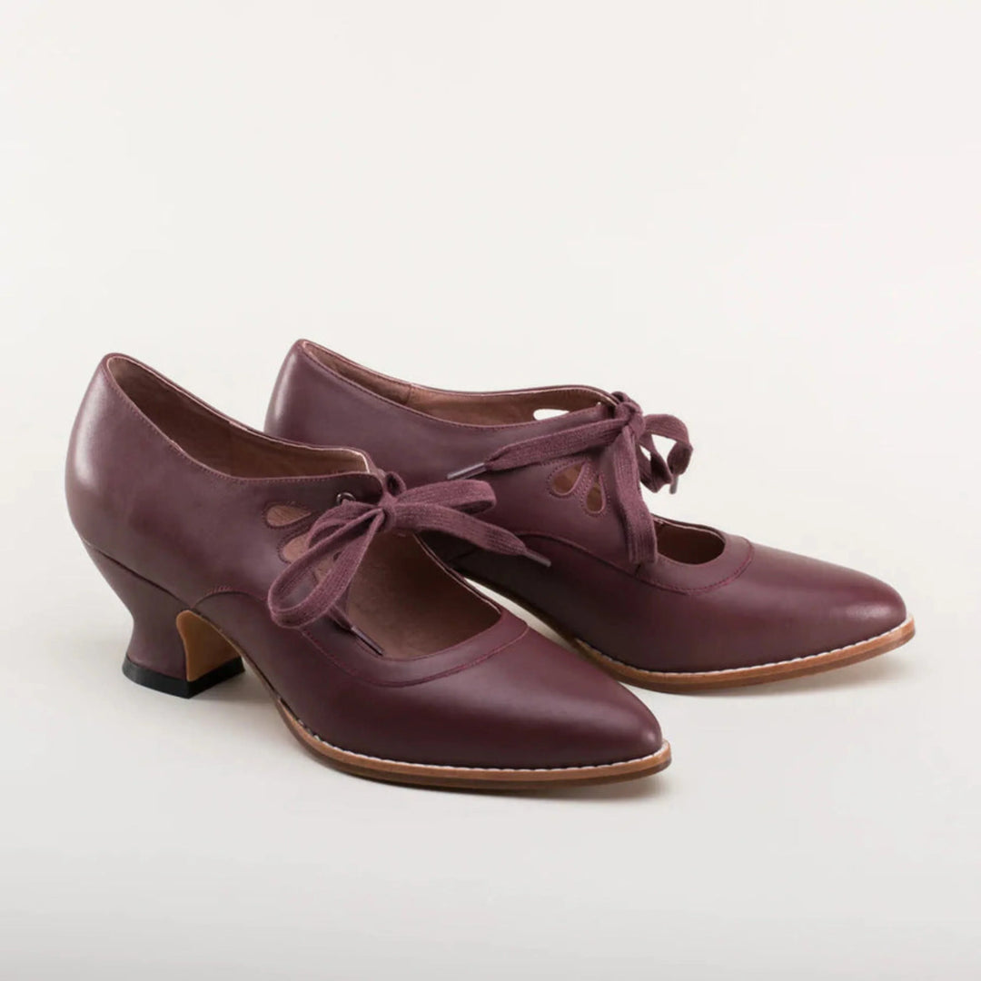 Chaussures Clémentine pour femme à talons orthopédiques, semelle intégrée réduisant la pression pour une élégance confortable.